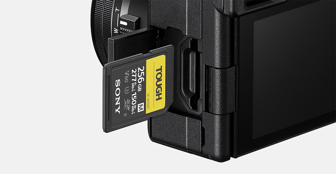 Immagine dello slot per schede SD con scheda di memoria SD