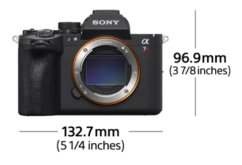 Immagine del prodotto della vista frontale della fotocamera con larghezza 132,7 mm e altezza 96,9 mm contrassegnate.