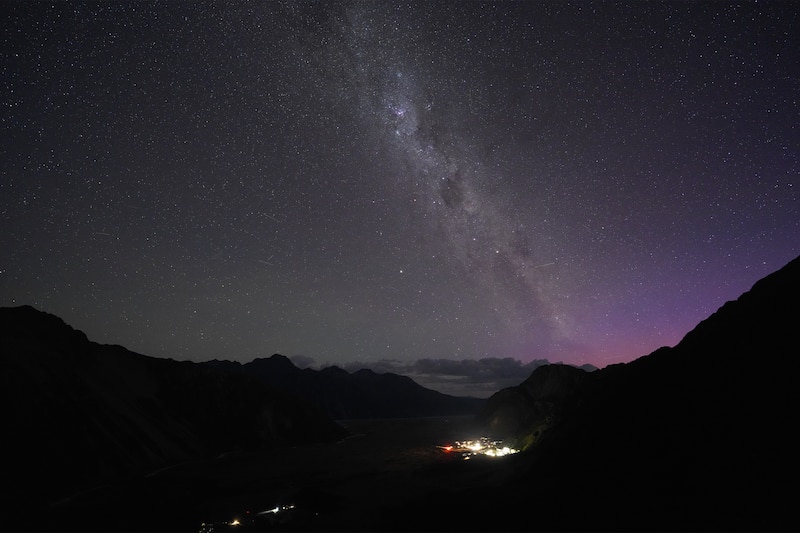 Immagine di esempio di un paesaggio stellato.